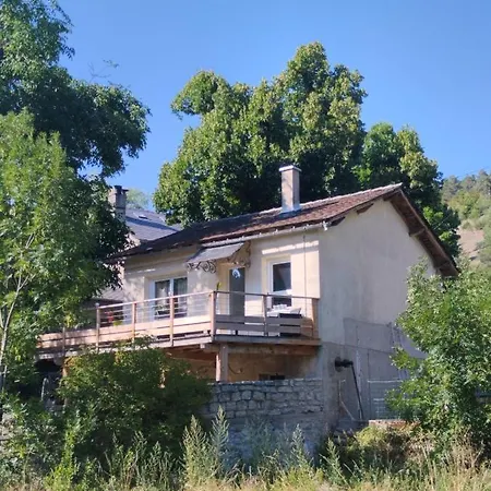 Domaine Du Vieux Tilleul- Appartements - Gorges Tarn Et Jonte Meyrueis Exterior photo